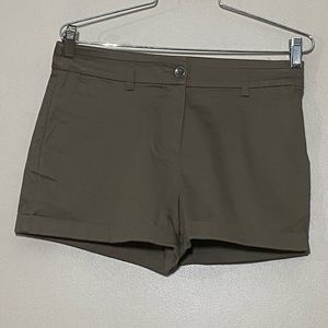 For ever 21 woman’s green shorts size Small